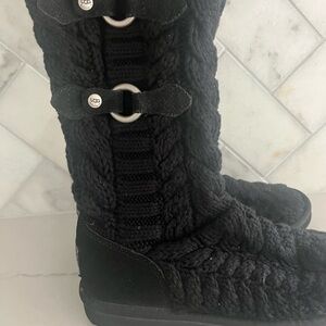 UGG Black Classic Cardy Knit faux side strap bootie boots Size 5 fit a size 6